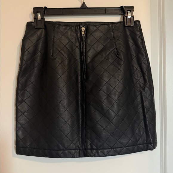 Black leather skirt - Picture 8 of 9